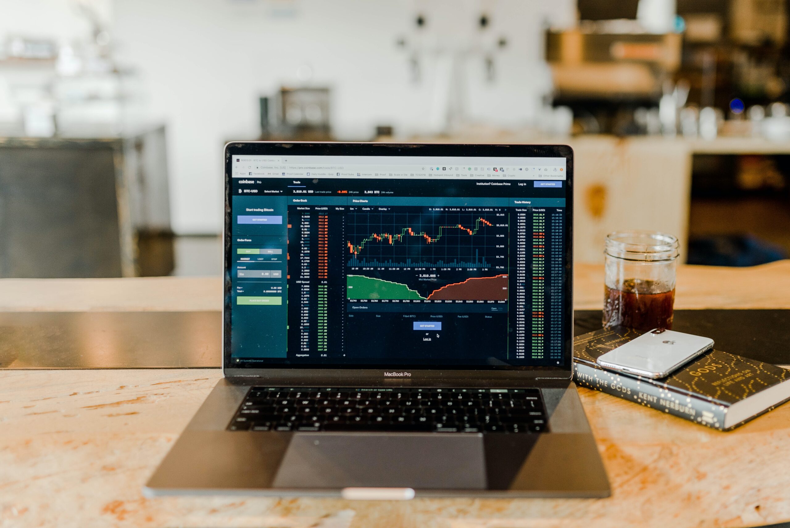 Exploring the Impact of Interest Rate Decrease on the Label Market in the US and Canada