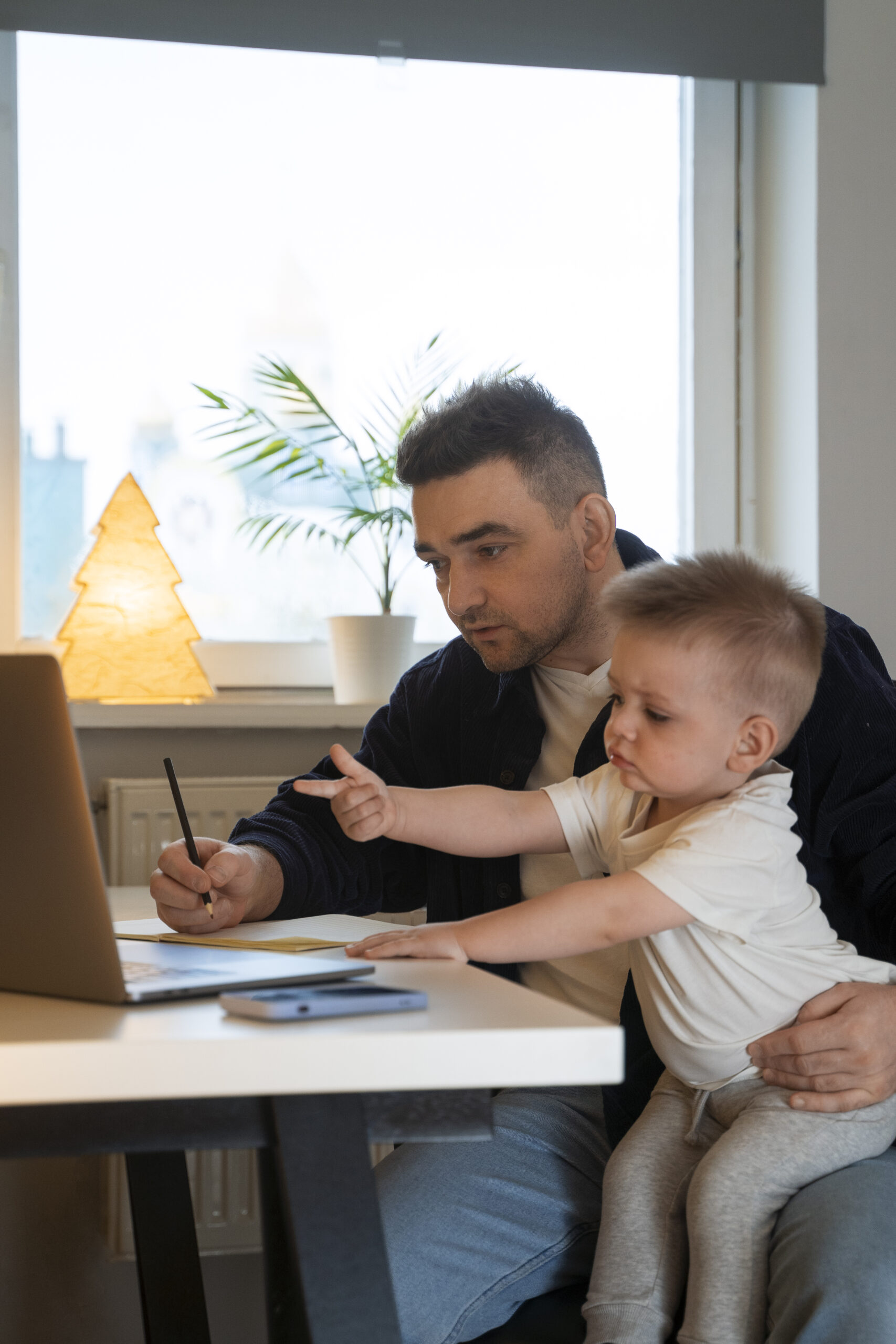 Work-Life Balance and Remote Work: Navigating Parenthood and Professional Responsibilities